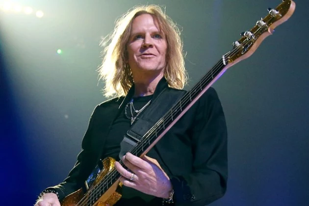 Tom-Hamilton Tom Hamilton