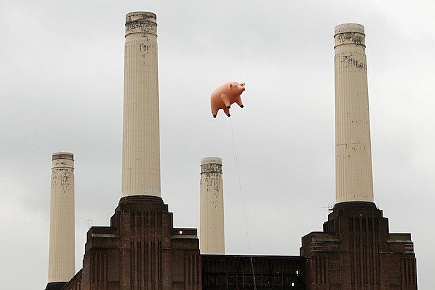 Pink-Floyd-Battersea-Power-Station-pig-A