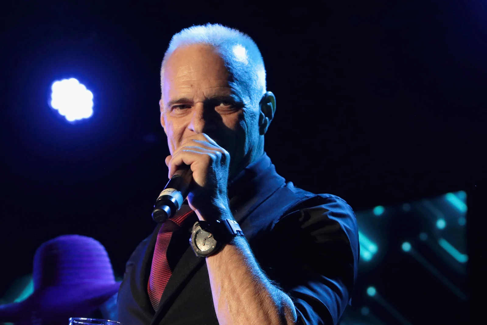 Flipboard: See First Footage of David Lee Roth's Twin-Guitar Las Vegas Band