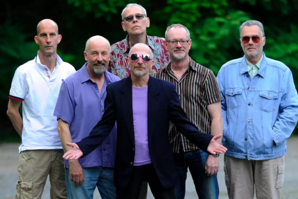 Exclusive: Graham Parker Writes About His Reunion Tour With The Rumour